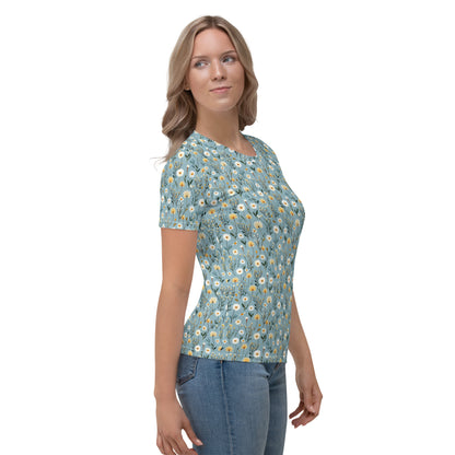 Margherites and buds blue Women's T-shirt