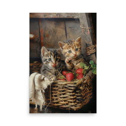 Chatons dans un panier en osier et des fraises Affiche