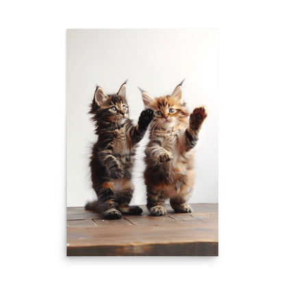 Deux chatons debout Affiche