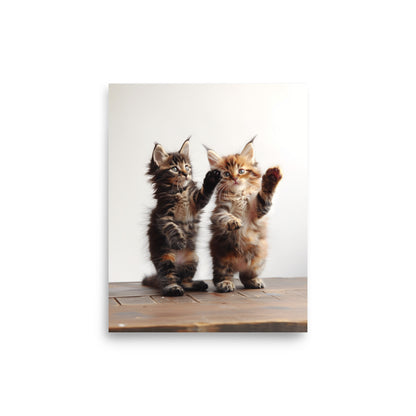 Deux chatons debout Affiche